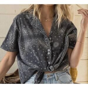 POL Paisley Gray Button Front Collared Boxy Woven Short Sleeve Shirt Women Sz S